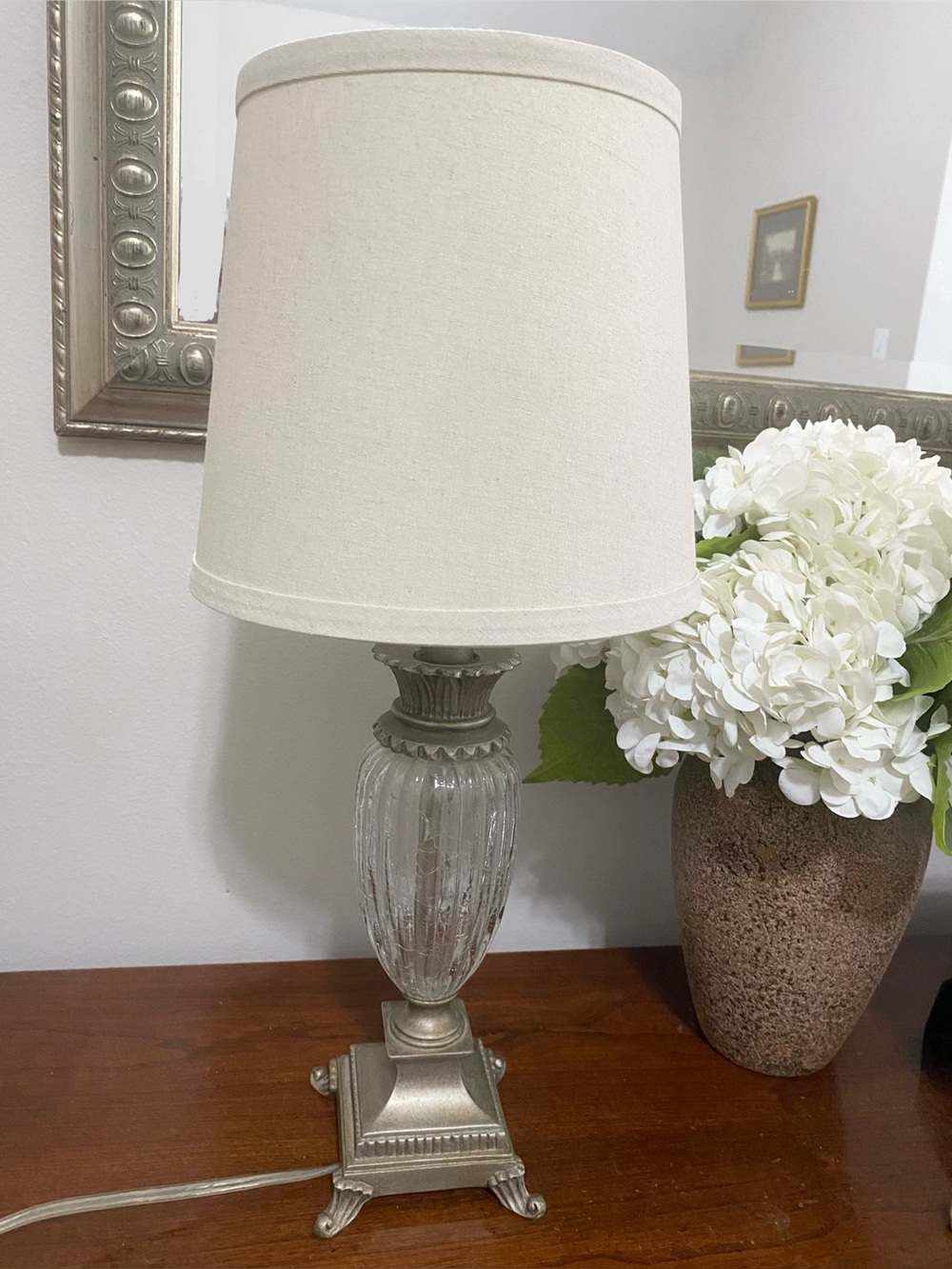 Textured Crystal Urn Table Lamp